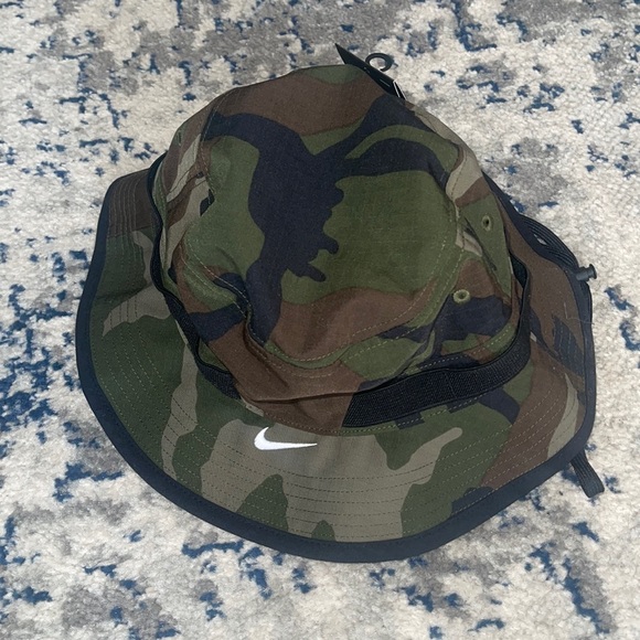 New Nike Camo Bucket Hat - Picture 1 of 3